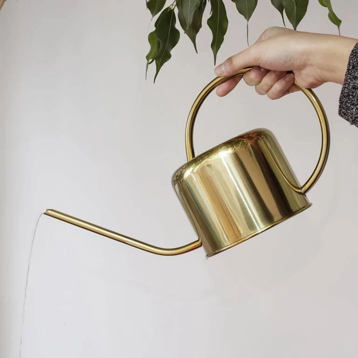 Kikkerland Vintage Gieter - Plantengieter Voor Binnen - Goud - 1,2L - Retro - Metaal - Afbeelding 4